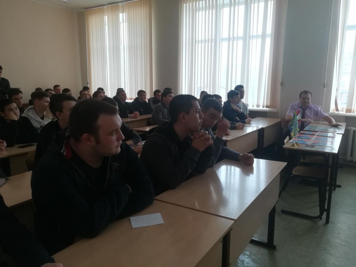 Встреча  представителей Министерства Обороны РФ с обучающимися колледжа Фото 1